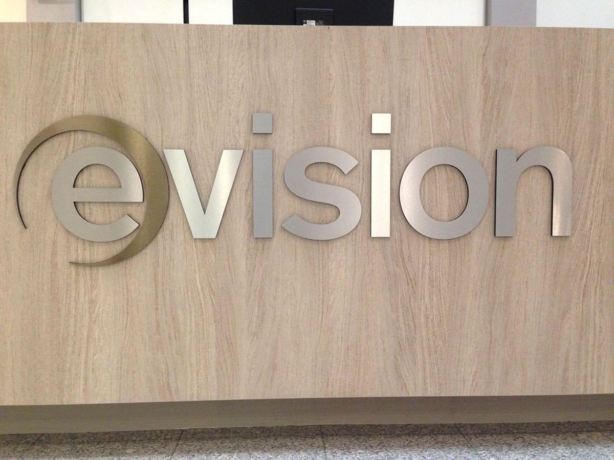 RVS letters op balie