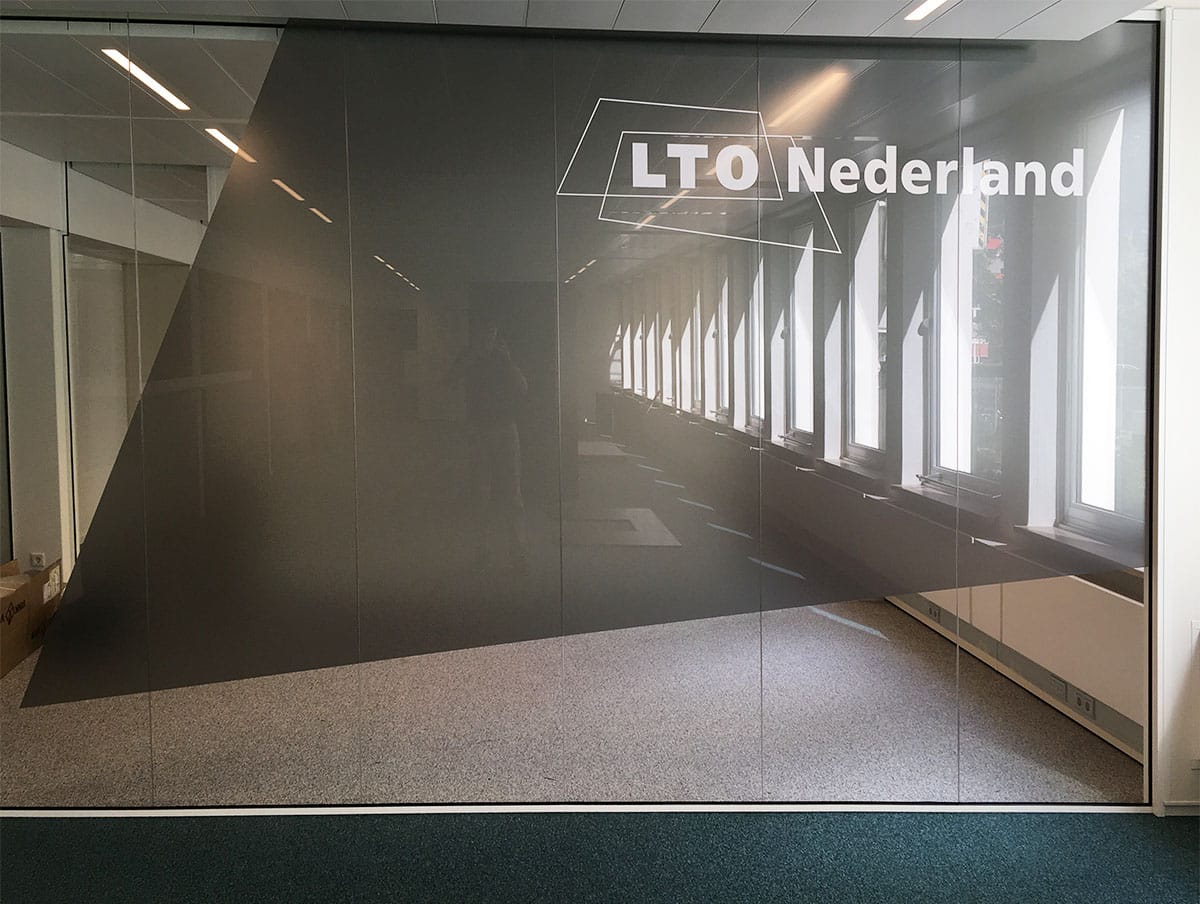 grote glazen_wand beplakken