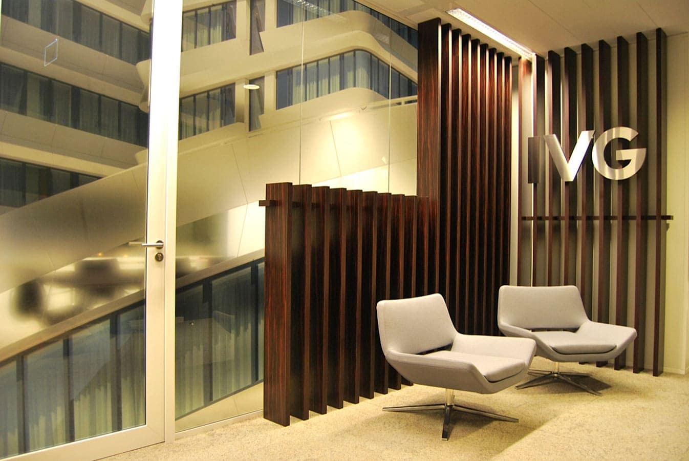 Raamfolie op kantoorwand3