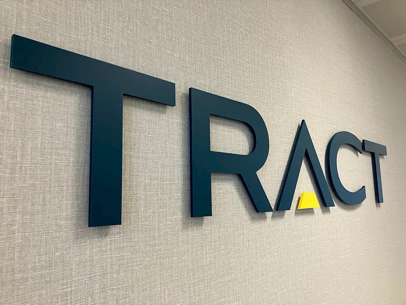 3D Letters aan de muur