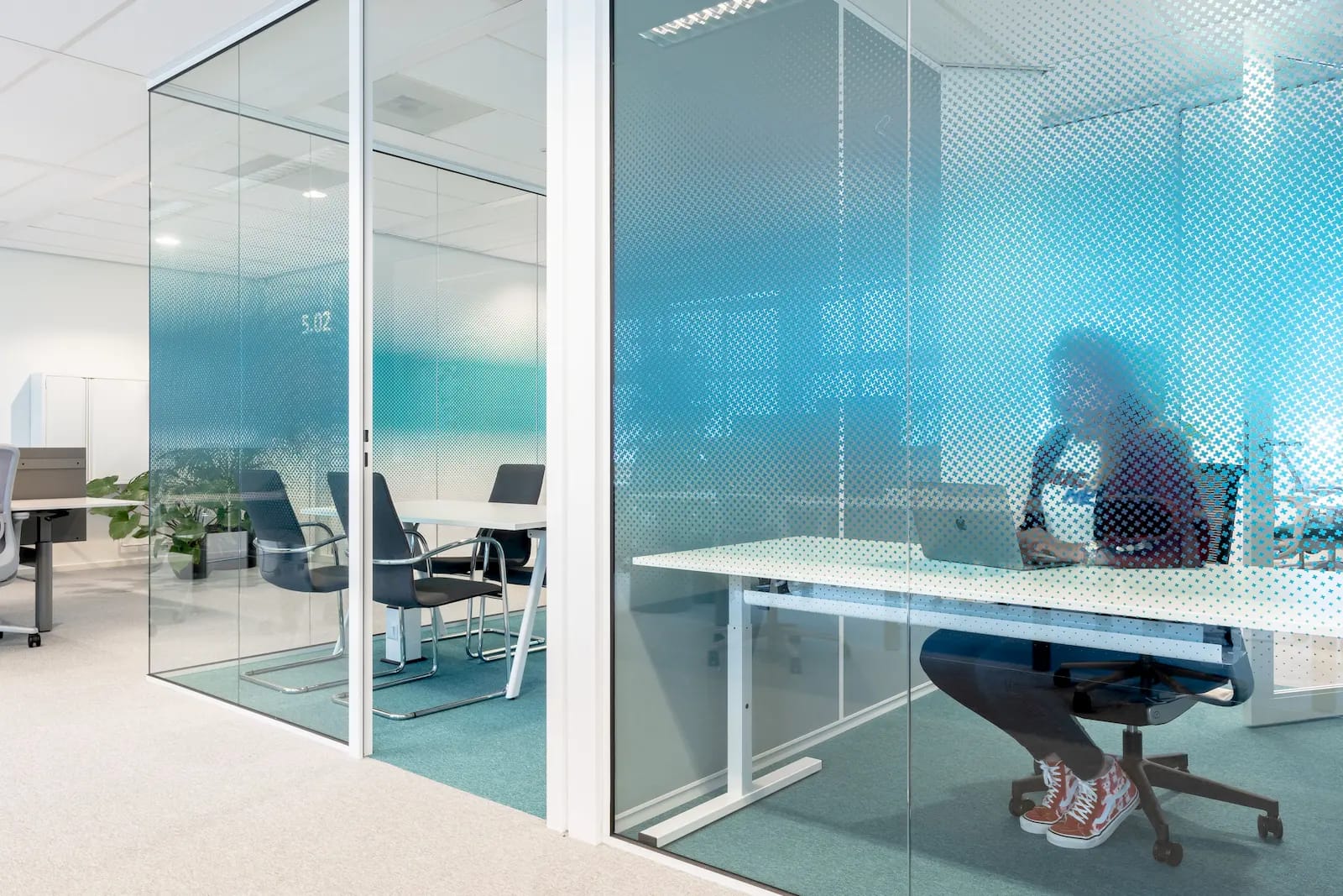 glasfolie-design-kantoor-privacy Sticker op glaswand