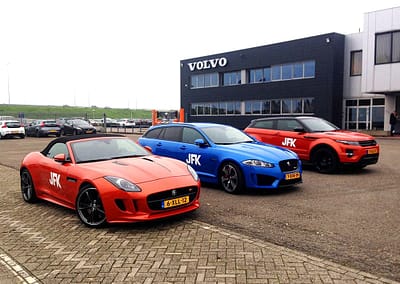 Logo op promotieauto