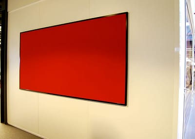 Pinboard met gekleurd vilt