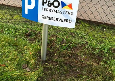 Gebogen aluminium parkeerbordjes