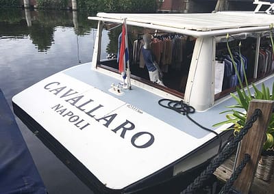 Stickers op evenementboot