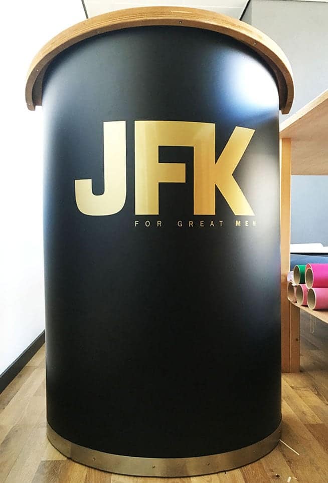 logo op spreek gestoelte 1