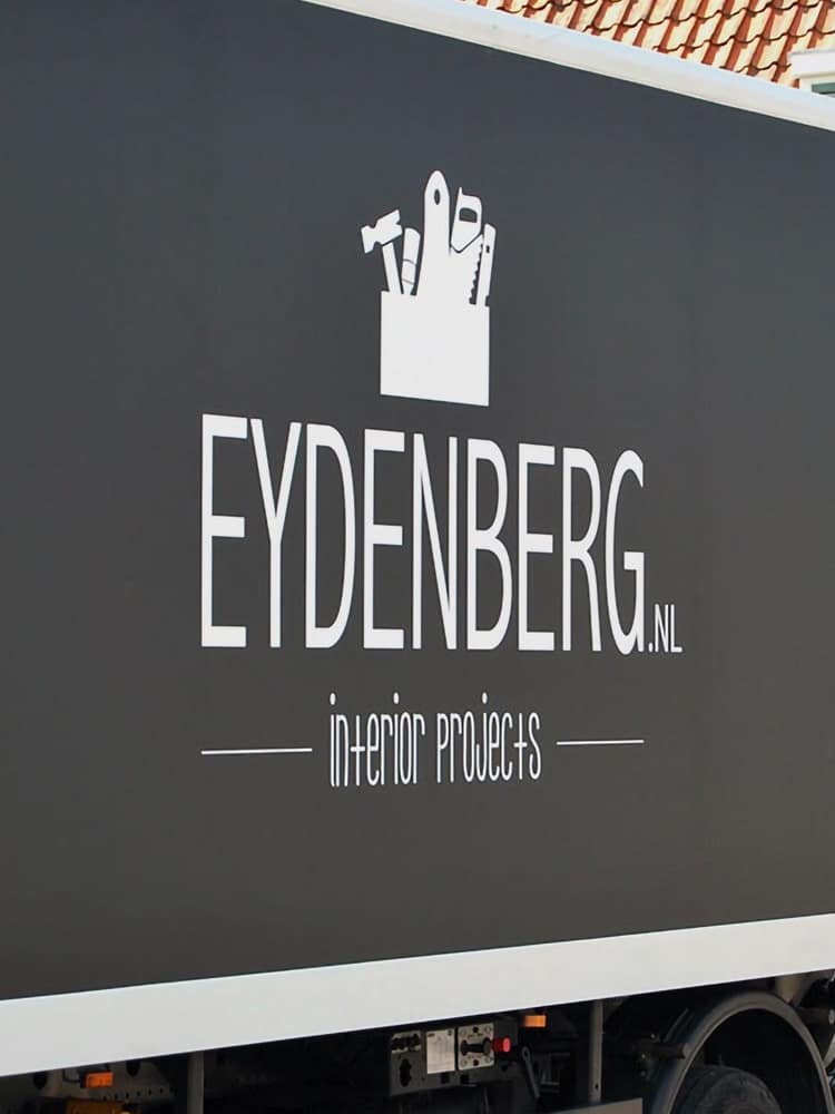 Belettering op aanhanger