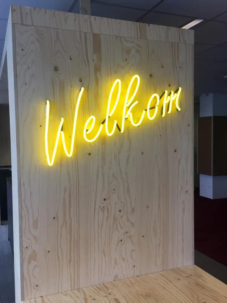 welkom-neon-logo Neon verlicht logo 3D