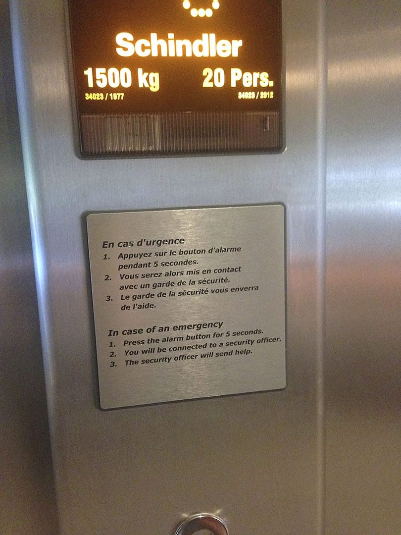 Gegraveerd liftpaneel