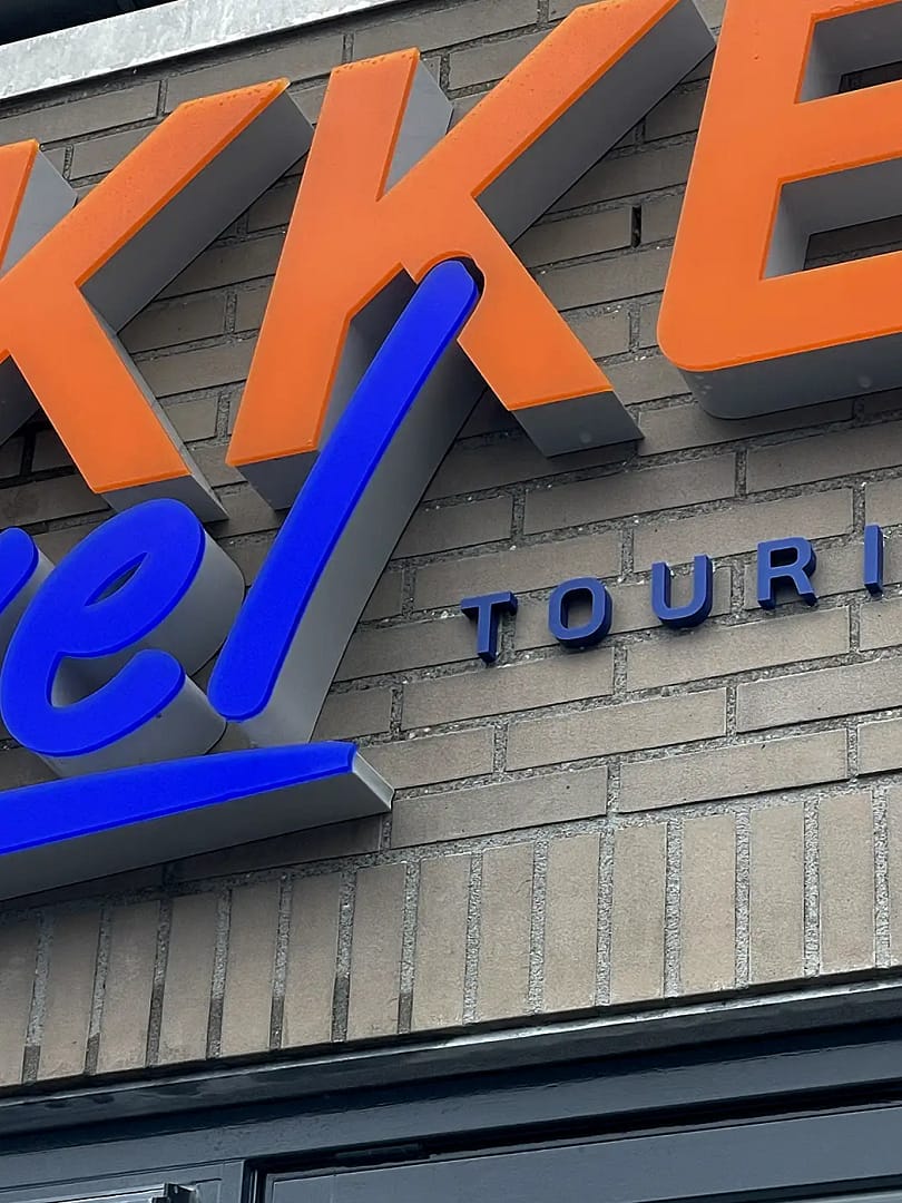 3D verlicht logo in huisstijl